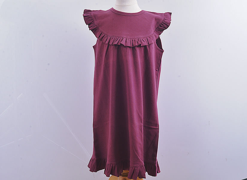 Blank, classic dress, sleeveless style. O's Miss Burgundy color.